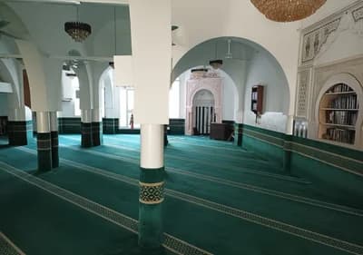 جامع التوبة - الحمامات