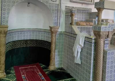 جامع النور - الغريبة