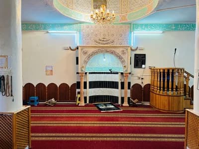 جامع التقوى، المساعدين