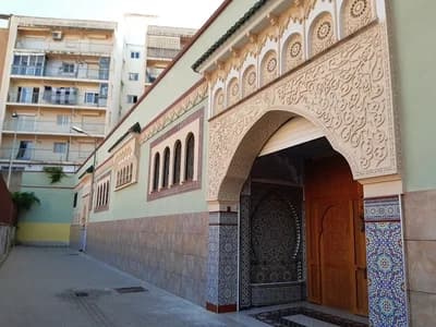 مسجد لتعارفوا  Mezquita Litaarafu