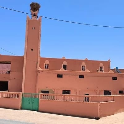 مسجد إقواسن - قلعة مكونة