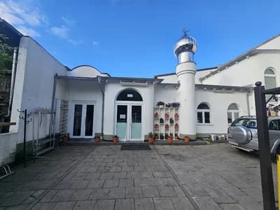 Das Islamische Zentrum Der Exilafghanen In Bayern E. V.