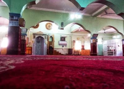 مسجد أبوبكر الصديق - قرية عين الزرقاء